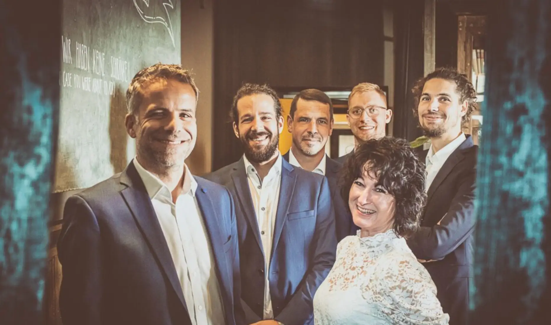 Die Partyband myfriendz in einer Bar bei einer Hochzeit in Regensburg.