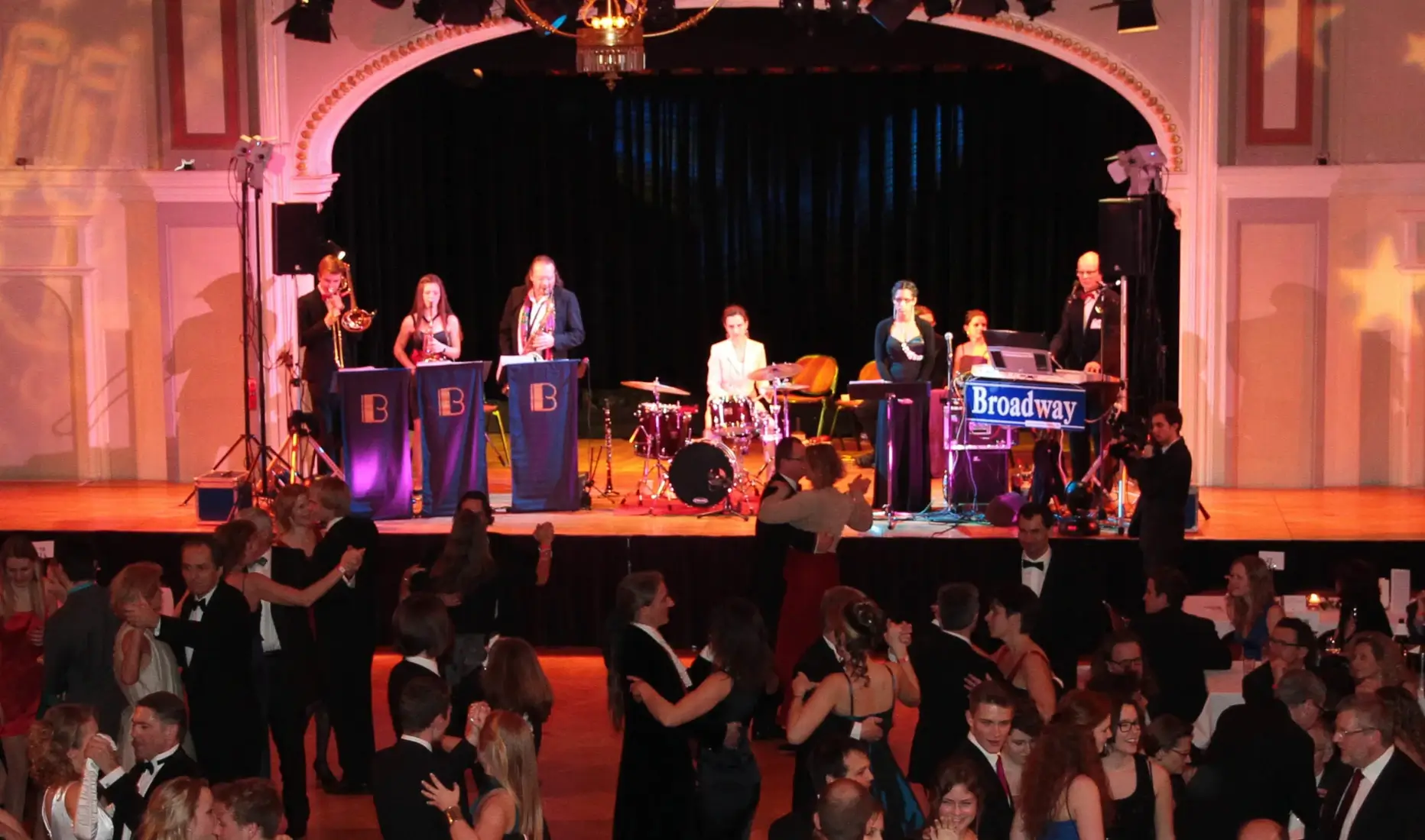 Die Band Broadway im Casino im österreichischen Baden bei einer Gala.
