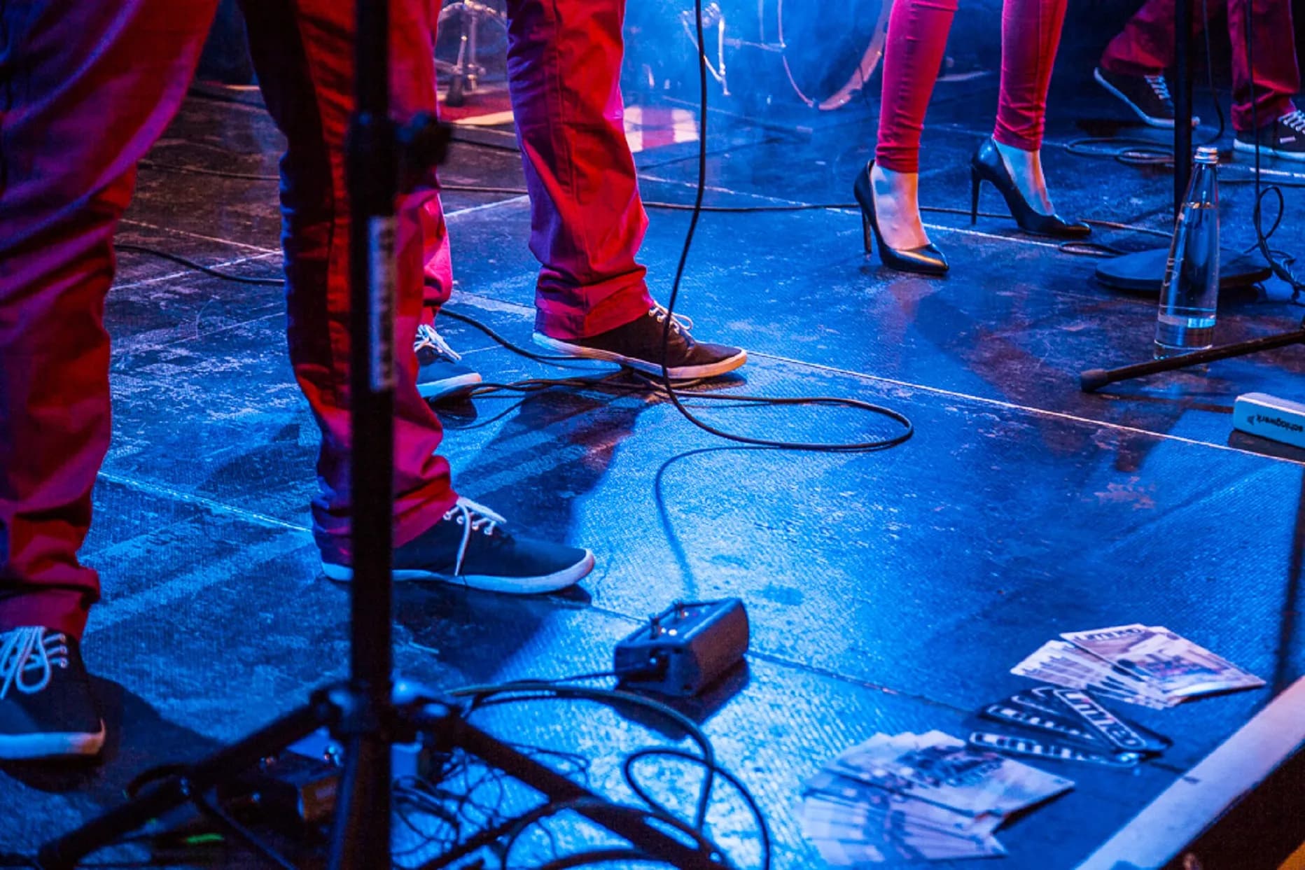 Die Partyband Limited bei einem Firmenevent auf der Bühne.